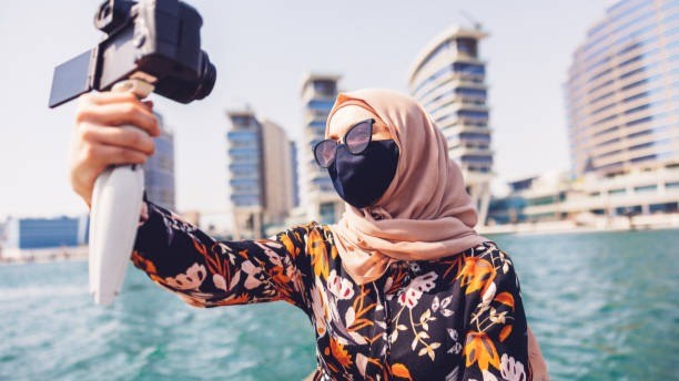 Micro influencers in Dubai promoting brands with social media influencer agency Dubai